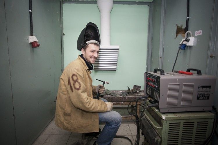Сварочный пост в гараже
